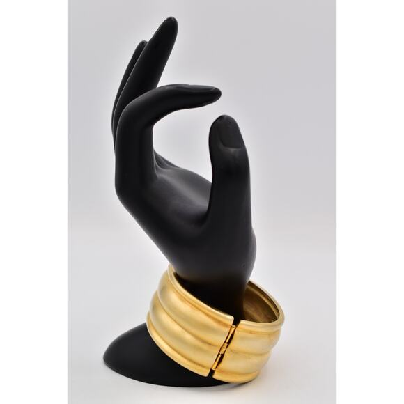 Ann Taylor Vintage Brushed Gold Bangle Bracelet Wide Ridged Chunky Signed BinBR - Picture 6 of 12